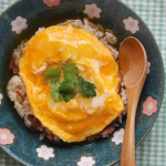 @tableland_official　さまからいただいたれんこんご飯の素でれんこんご飯を作り、後日、その残りれんこんご飯で和風オムライスを作りました。おいしいけれど、食べるのは大人2人子供2人、&hellip;のInstagram画像