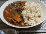 頂いた野菜が野菜室にたまりつつある今日このごろ。ゴーヤにナスは旦那さんが食べないので消費が遅い。カレーにしちゃお。大辛のルーで野菜たっぷり自分用のカレー。トマト、ゴーヤ、ナス、人参ににんに&hellip;のInstagram画像