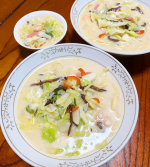 先日、なべやき屋キンレイさんのモニターでちゃんぽんが届きました🤗キンレイさん、お水もいらない冷凍麺だから、とっても簡単♪休日のお昼や1人ご飯に利用することが度々です🥰今回、4人前届&hellip;のInstagram画像