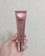 ❒ CMY ファンデーション【SPF30/PA++】⁡このファンデーションはずっと気になっていました👀💡1本で美容液 、化粧下地、日焼け止め、ファンデーションの4役もあるのであれもこれも塗る必&hellip;のInstagram画像
