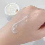 .ライン使いしているオルビスユー。　　☑︎エッセンスローションとろぱしゃで大好きな化粧水（pic2）しっとりでいい感じ。　　　☑︎ジェルモイスチャライザ&hellip;のInstagram画像