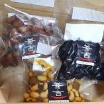 カネ吉の煮豆3種(カネ吉の金時豆、カネ吉の黒豆、カネ吉の五目豆)をモニターしました。今回は黒豆料理黒豆はそのまま食べても美味しいですね。カネ吉製品は甘すぎずほどよいです。ということで、1品目「ヨ&hellip;のInstagram画像