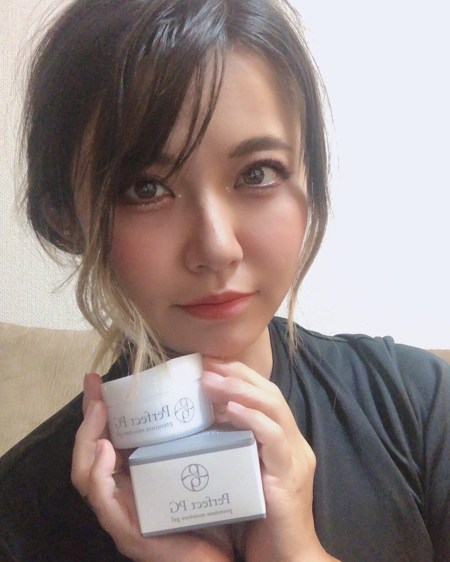 口コミ投稿：🌸パーフェクトPG プレミアムモイスチャージェル🌸テクスチャーはジェルタイプでスーッ…