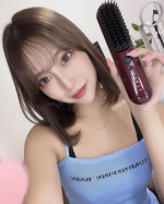 コードレスでいつでもどこでもストレートヘア💕私はよく寝起きに頭爆発してるときあるからこれでササっと直してるよー😌コンセントささなくていいし楽ちん♫USB充電なので充電満タンにしとけ&hellip;のInstagram画像
