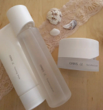 ･現在愛用中のオルビスユー✨季節の変わり目はいつも乾燥が酷く顔の皮がむけてきてしまう私産後で特に酷くなることを予想していましたが、今のところ肌荒れナシ🙌🎵使用感大変満足です💕･&hellip;のInstagram画像