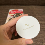 ファンデーションいらないレベルで毛穴が隠れて、肌が綺麗になるポイントマジックプロのプレストパウダーケースのサイズがめちゃくちゃ小さくてコンパクトだから、ポーチの中で嵩張らないのもお気に入&hellip;のInstagram画像