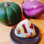 🍠🍙さつま芋ごはん🍙🍠さつま芋やカボチャ、塩麹に新潟県産コシヒカリの新米などがわが家に来てくれました😆新米届いた瞬間さつま芋ごはんの準備にとりかかりました！！出汁と塩麹味の炊き込みご飯&hellip;のInstagram画像