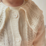 𓂃🍁一気に寒くなって、地厚のトレーナーやカーディガンが大活躍🧶ベビーザラスオリジナルブランドの『Sophitica』カーディガンとワンピース、これからヘビロテの予感🫶🏻そろ&hellip;のInstagram画像