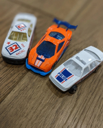 トイザらス・ベビザらスさまより【スピードシティ ミニカー25＋アクセサリー10 ダイキャストビークル】をいただいて、息子はしょっちゅう遊んでいます🤭お気に入りは一枚目のこの３台かな？とくに&hellip;のInstagram画像