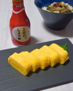 卵焼き、綺麗に焼けましたー🥰あんまり焼く機会がなくてめちゃくちゃ久しぶりだったから絶対失敗すると思ってました🤣笑はい、そんな卵焼きに美味しいお醤油をかけていただきます❤️『正田&hellip;のInstagram画像