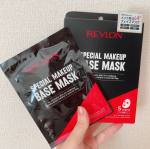 レブロンスペシャルメイクアップベースマスクコスメブランドのレブロンから出てるベースメイクのための、オールインワンマスクです！肌荒れ予防・保湿のケア成分がたっぷり配合されてるので&hellip;のInstagram画像