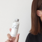 【クセ毛 &times; 髪多めに欠かせないヘアアイテム🧑&zwj;🦱】⁡⁡超クセ毛で髪の毛の多い私のあたま⁡⁡縮毛矯正してても広がりがすごくて😇⁡⁡その広がりを抑えてくれるのが⁡ヘアオイル💕&hellip;のInstagram画像