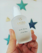 【エミーノボーテ 薬用ホワイトエッセンス】を使ってみたよ急に涼しくなり過ごしやすくなりましたが紫外線は油断できないですよねエミーノボーテ 薬用ホワイトエッセンスは、メラニンの生成を抑えてしみや&hellip;のInstagram画像