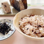 株式会社 玄米酵素さまの⁡「北海道玄米雑穀」お試しさせて⁡頂きました💕白米２or３合に1袋入れて⁡、いつもの水加減で炊飯器で通常の白米モードで炊けます💮カレーなどにも良く合っておい&hellip;のInstagram画像