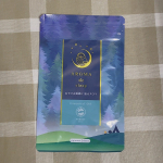 今回こちらのアロマでマスク⸜♡⸝今回はマスクではなく、枕やお布団にぺたっと貼るタイプになります！！何日か使い感想をまた更新しようと思います🧸🤍たのしみ𓂃𓍯。#アロマde&hellip;のInstagram画像