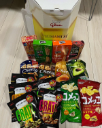 .モニター記事です。.#江崎グリコ　様より　#グリコおつまみセット　を頂きました。.大きなジョッキ缶のギフトBOXに15個のお菓子が入っておりました。.まずは、ギフトBOX&hellip;のInstagram画像