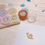 お米のねんどで遊んだー‼︎この粘土、米粉,水,塩で主にできていて、そこに食用顔料と保存料が入ってる粘土。　普通の粘土はベタベタすると思ったらけど、この粘土はベタベタもせずちょうど良い柔らかさで&hellip;のInstagram画像