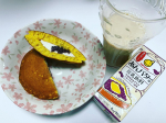 マルサンアイあんバター味豆乳飲料を飲んでみました！飲んでみたら本当に、あんバターでした！とってもおいしかったです！こんなに再現できるなんてすごいです！あんバターどら焼きがちょうどあ&hellip;のInstagram画像