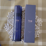 モイストゲルプラス&nbsp;初めて使わさせて頂きます、長方形の筒状のパッケージには、シンプルに商品名が書いておりました！！プッシュ式タイプのボトルなので使用しやすく、カラーリングがお洒落でとても可&hellip;のInstagram画像