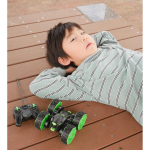 トイザらス　ブランド🦒スピードシティ RC スタントクローラー🏎公園に持って行って遊んでみた！どこでも一緒な息子さん🤭お気に入りだよ❣️お姉ちゃんもハマリ中🚗#PR #トイザらス #トイザら&hellip;のInstagram画像