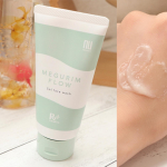 つぶつぶスクラブでやさしくくすみケア✨『MEGURIM FLOW ジェル洗顔』乾いた顔にも濡れた顔にも使える泡立て不要の洗顔料。寒くなってくると朝、顔を洗うのもお湯が出るまで待&hellip;のInstagram画像