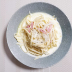 おはようございます😊簡単レンチンクリームパスタパスタは江崎グリコさんのSUNAOもっちりしていて糖質が21.1gで抑えているとのこと電子レンジで簡単に作れました✨#&hellip;のInstagram画像