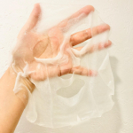 .REVLONのスペシャルメイクアップベースマスクのモニター2回目投稿。ベースメイクのためのオールインワンマスク！という、新発想なシートマスク✨このシートマスクをした翌朝は、肌のも&hellip;のInstagram画像