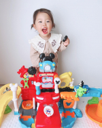 .&hearts;┈┈┈┈┈┈┈┈┈┈┈┈┈┈┈&hearts;⁡⁡トイザらス限定【ミッキーマウスリペアーショップ】⁡車で遊ぶのが好きなのとミッキーが大好きなのが重なって気に入って遊んでいるベ&hellip;のInstagram画像