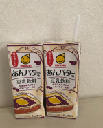 【豆乳飲料 あんバター味 200㎖】乳成分・小麦不使用。定番かつトレンドのあんバターを豆乳飲料を再現してあって、とてもおいしいです。あんバタートーストのイラストがデザインされてあるパッケージで、&hellip;のInstagram画像
