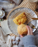 【おうちcafe🥞☕️🫖】.大好きな八天堂  からまたまた 素敵便が届いたよ♡.今回は なんと！どーーーんと8種類24個の詰合わせ..カスタード、抹茶、小倉、プリン&hellip;のInstagram画像