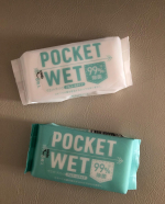 手のひらサイズのウェットティッシュ『POCKET WET』持ち運びに便利な手のひらサイズで、とってもコンパクトです。コンパクトなので、いつでもどこでも持ち運んでも使えます。邪魔にならないか&hellip;のInstagram画像