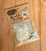 以前からとっても気になってたみつろうラップみつろうラップは、みつろうを布に染み込ませて作るラップで、抗菌・保湿効果があり、食品の鮮度を保ってくれるんですよ。ということで、早速作って&hellip;のInstagram画像