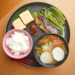 おはようございます☺️本日の朝ごはん🌱 里芋と色々野菜の麦みその汁🌱 鱈の麦みそ漬け焼🌱 だし巻きたまごモニターで頂いた「麦粒味噌ごていしゅ」麹の甘みと麦の香りが、力強い根菜を引き&hellip;のInstagram画像