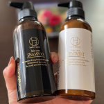 Hz ストレートリペアシャンプー＆トリートメント.使い始めて約3週間経ちました！夏のダメージの蓄積と乾燥する季節で髪のパサつきが気になるっていたのですがこちらのシャンプーとトリートメントは&hellip;のInstagram画像