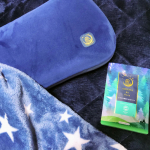 眠りのお供にアロマdeスリープ🌙🌃寝るときは１日で一番リラックスしたいから😌ぬるめのお風呂に長めに浸かったり🛀ホットココアで一息ついたり☕寝る前に軽くストレッチしたり🧘&zwj;♂️睡眠に悩&hellip;のInstagram画像