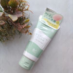 【メグリム】｢ロゼット&times;薬日本堂｣のコラボレーションから生まれた新しい洗顔料です。肌悩みに合わせた3タイプが選べ、今回はくすみ(古い角質による)対策のグリーンを使ってみました。ガスールでお&hellip;のInstagram画像