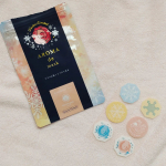 アロマ de マスク ウィンターローズブレンド🌹⁡⁡使用させて頂ました💕⁡⁡⁡⁡マスクに貼るアロマです😚⁡⁡⁡⁡めちゃくちゃ癒される〜🌹⁡⁡バラの匂いが大好き〜💕⁡⁡⁡&hellip;のInstagram画像