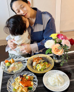 I decided to stop working hard in a good way🤣🤣🤣I'm doing my best to give milk every 3 hours😪😴🥱I &hellip;のInstagram画像