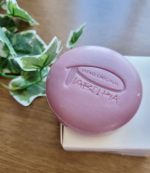 ピアベルピア　プレミアムソープ🧼プラセンタエキスが入ってる！全然関係ないけどプラセンタ注射してた時期ある😌だから洗顔に入ってると😌その他ヒアルロン酸エキス。ムラサキ根エキス配合。弱アルカリ&hellip;のInstagram画像