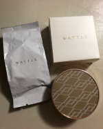 【WATTLE クッションファンデーション】6役1品の美容液クッションファンデーション！１つで6役を叶えてくれます。時短にもぴったりなアイテムです。これ１つで6役（美容エッセンス、メイ&hellip;のInstagram画像
