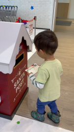 サンタさんへのお手紙投函完了！素敵なプレゼント届くといいね😊#PR #トイザらス #トイザらス #toysrus #トイザらクリスマス #クリスマスプレゼント #サンタポスト #子供のいる暮らし&hellip;のInstagram画像