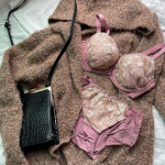 ୨୧ ┈┈┈┈┈┈┈┈┈┈┈┈┈┈┈┈┈୨୧... ランジェリーを選ぶ際には見た目はもちろん、着用感を重視するようになりました◡̈ ◡̈☑︎NISSEN痛くなりにくい ワンクッション&hellip;のInstagram画像