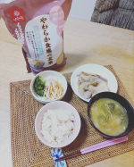 「やわらか食感の玄米1.5kg」を食べています😃玄米を精米する際、七分つきは食べられても五分つきにすると家族に不評で。私も美味しいと思えず。。体にいいとは思いつつも、五分つきでさえダメなのに、なか&hellip;のInstagram画像