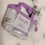 💜ツレッテ 服のレスキューセット💜このかわいいみにみにポーチに👝服のレスキューセットがぎゅぎゅっと入ってる！！！💜ボタンがはずれかけたり、外食したときにシミがついちゃって困るこ&hellip;のInstagram画像