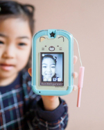 🎀*🐈💓*すみっコのねこに合わせて猫耳ヘアにしてあげたら嬉しくって自撮り🤳✨やっとフレームインするぐらいまだ下手っぴ写真だけど写っている自分をみてさらに嬉しそう&hellip;のInstagram画像