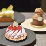 .毎日寝不足すぎるけど&hellip;美味しいケーキ食べて明日からも頑張ろう〜🥺🫶🏻#野菜をMOTTO #クリスマス #monipla #monmarche_fanのInstagram画像