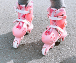 ツイスタスケート ピンクL（17.5～21.5cm）今日も練習！🙆&zwj;♀️だいぶ恐怖心はなくなって楽しくすべってる🤩クリスマスプレゼントにもぴったりだよ（&acute;&omega;`❤）&hellip;のInstagram画像