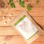 .　赤ちゃんが欲しいなと思った頃から飲み続けているのが葉酸サプリ✨　葉酸は細胞の増殖、臓器の形成を助けてくれたり、赤血球の生産を助けたりする働きがあるんだそう❣️そのため、妊娠中の胎児の成&hellip;のInstagram画像