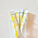 ハイ・ゲンキCアセロラ＆レモン植物素材由来のビタミンCサプリ1包に（1.4g）に含まれるビタミンCの量は約100mg。ビタミンCはこんな方におすすめ・シミやそばかすが気になる方 ・貧&hellip;のInstagram画像