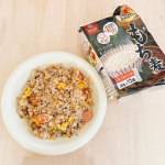 🍚@hakubaku_official さんのもち麦アンバサダーに選んで頂きもち麦を3ヶ月分も頂きました🌾((お米1合に1袋混ぜて炊くタイプ))もち麦ってぷちぷちして美味し&hellip;のInstagram画像